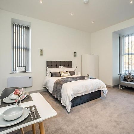 Greenhead Central Huddersfield Extérieur photo