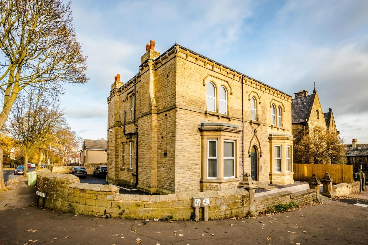 Greenhead Central Huddersfield Extérieur photo