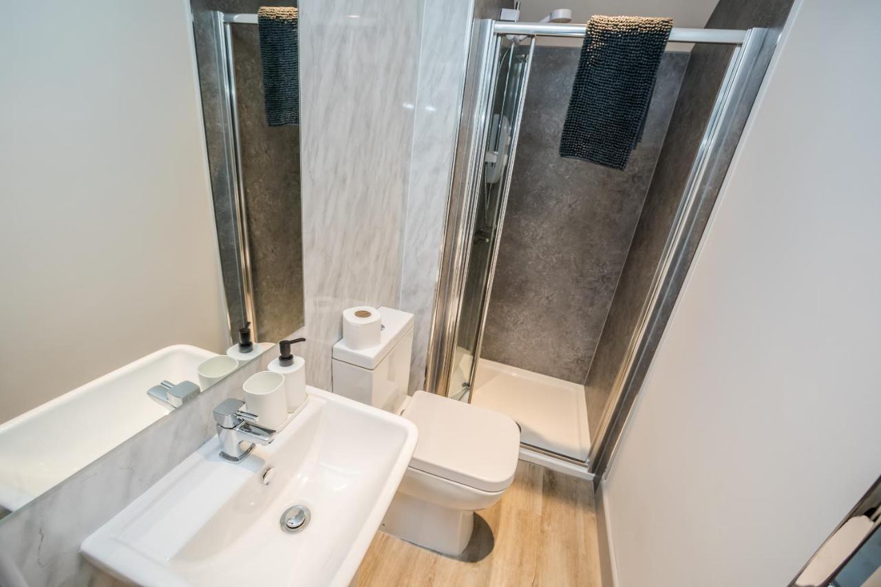 Greenhead Central Huddersfield Extérieur photo