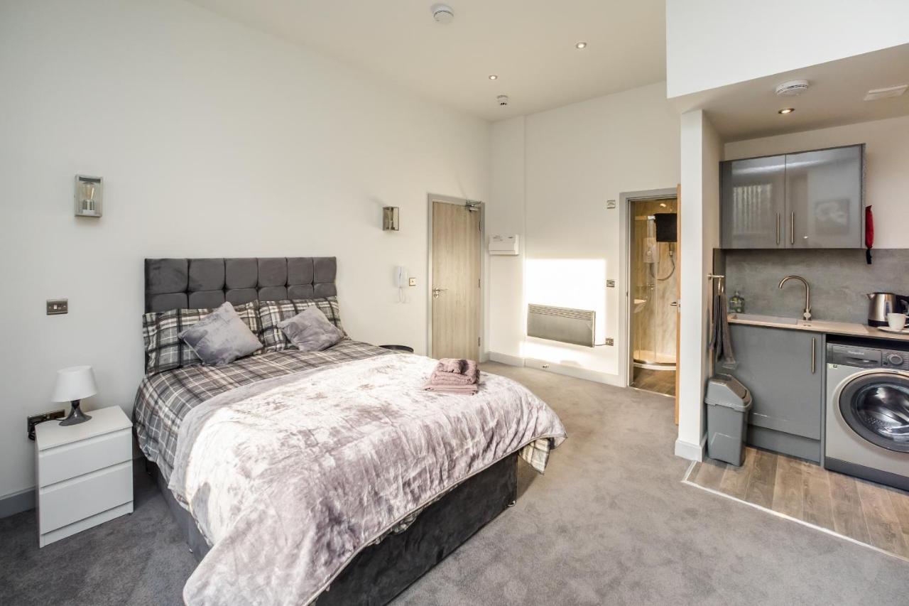 Greenhead Central Huddersfield Extérieur photo