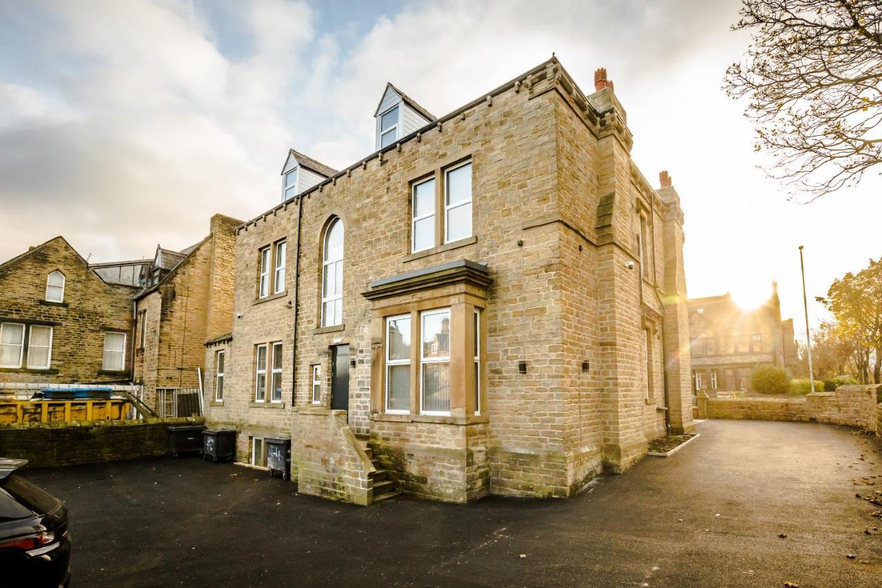 Greenhead Central Huddersfield Extérieur photo