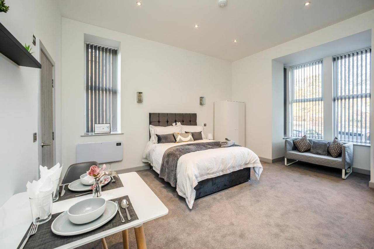 Greenhead Central Huddersfield Extérieur photo