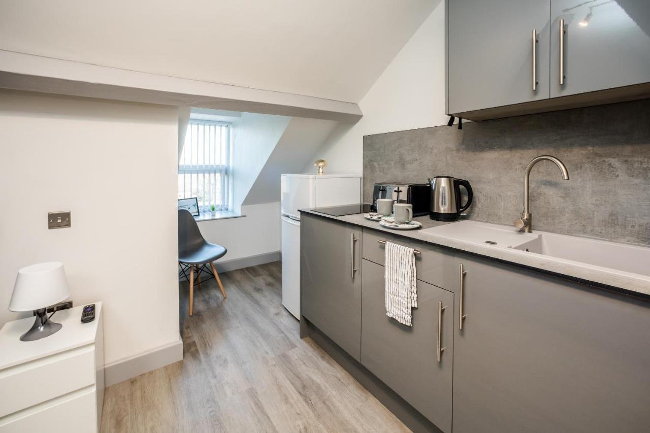 Greenhead Central Huddersfield Extérieur photo
